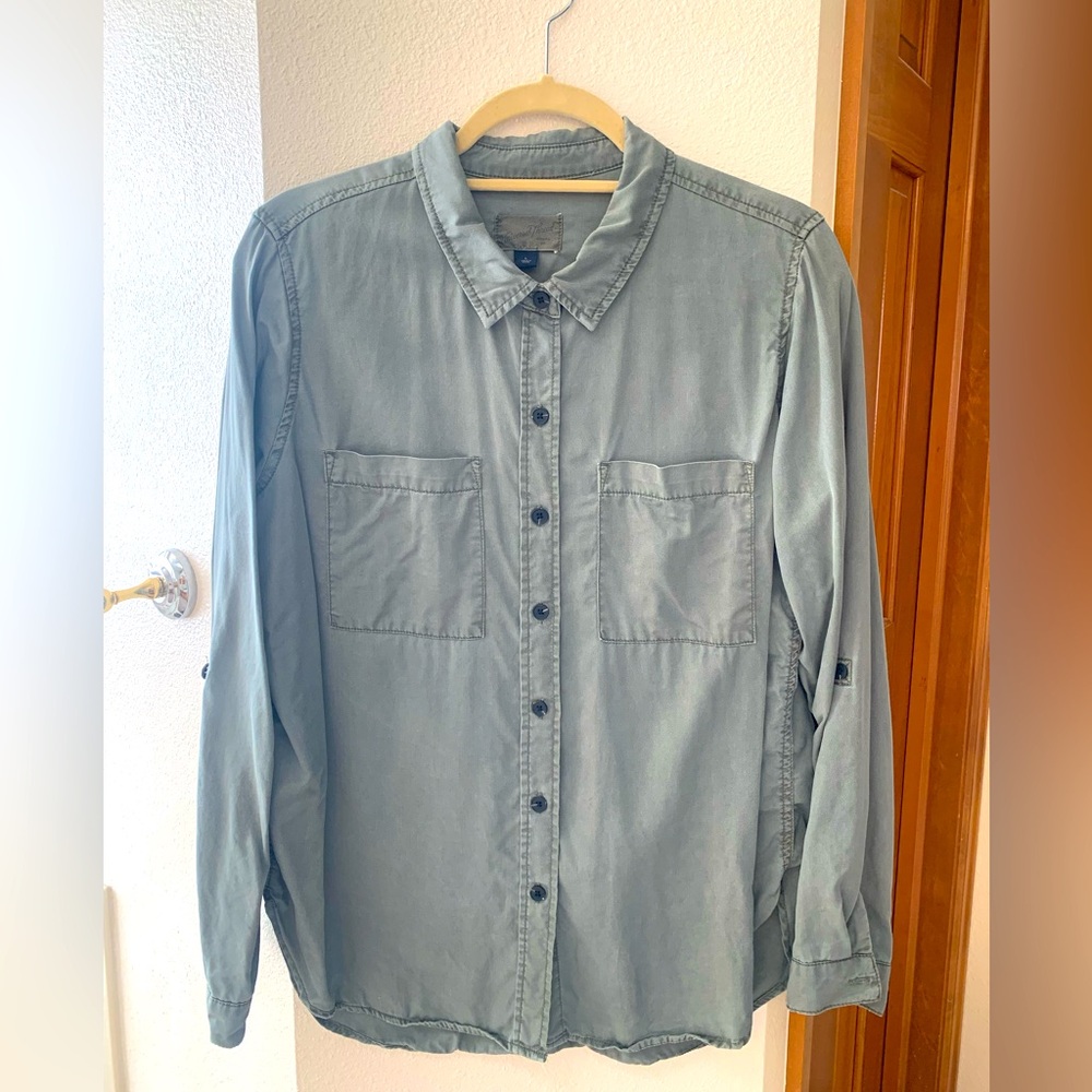 Universal Thread button down shirt